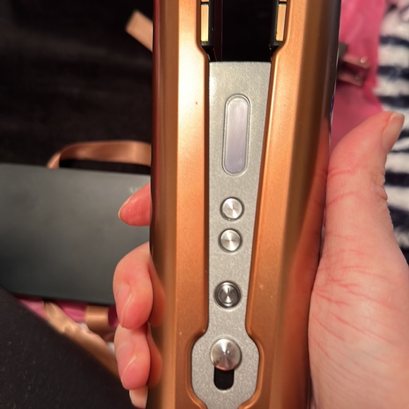 Dyson flat iron - Picture 3 of 7